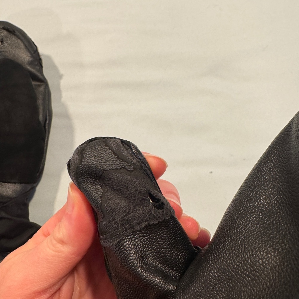 The North Face Black Insulated Mittens - Picture 4 of 6